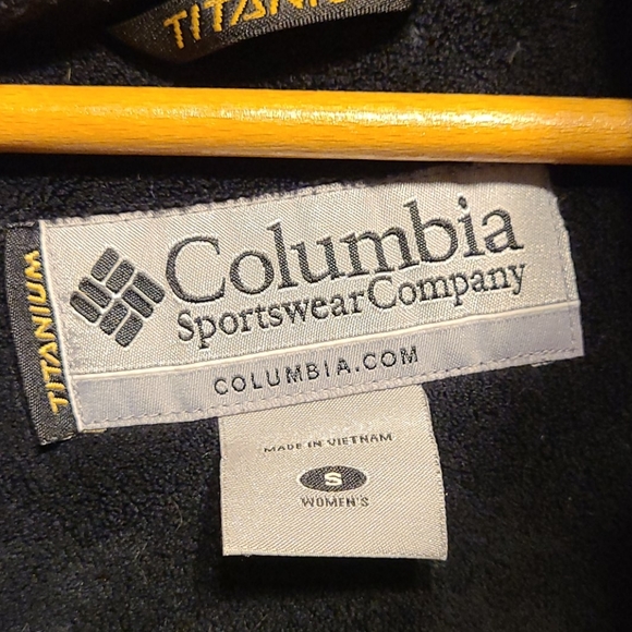 WOMEN'S COLUMBIA OMNI TECH JACKET - Picture 4 of 5